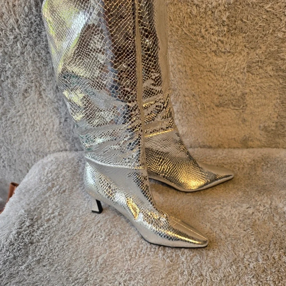 Steve Madden Silver Snakeskin‎ Metallic Knee High Boots Pointed Western 6.5 NEW